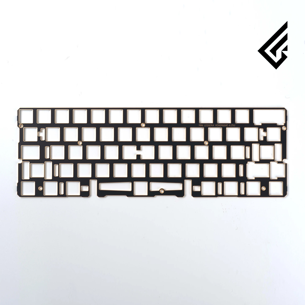 لوحة مفاتيح مخصصة من جيونووركس - مراجعة Gaming Accessories Rgb وسعره