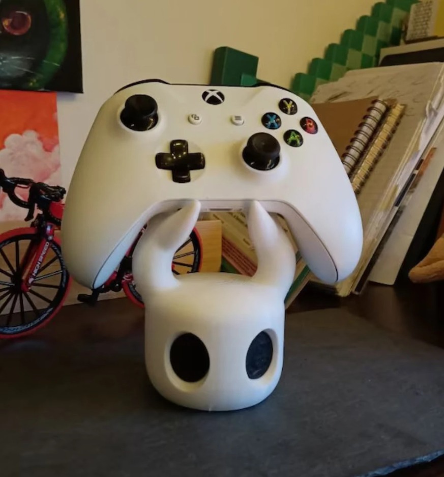 حامل تحكم ألعاب بتصميم شبح كرت - مراجعة Gaming Accessories Controller وسعره